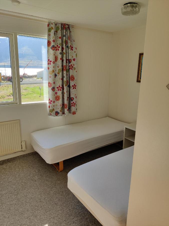 Solbrekka Guesthouse Mjoifjorthur Zewnętrze zdjęcie